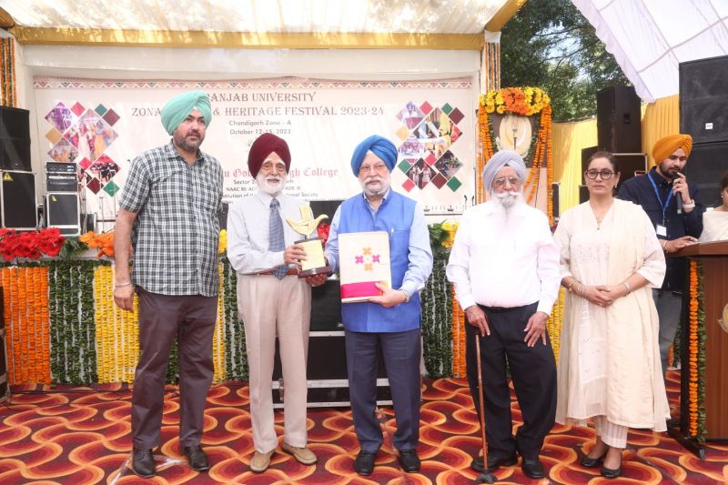 Union Minister Hardeep Puri visited PU Zonal Youth & Heritage Festival at SGGS College
