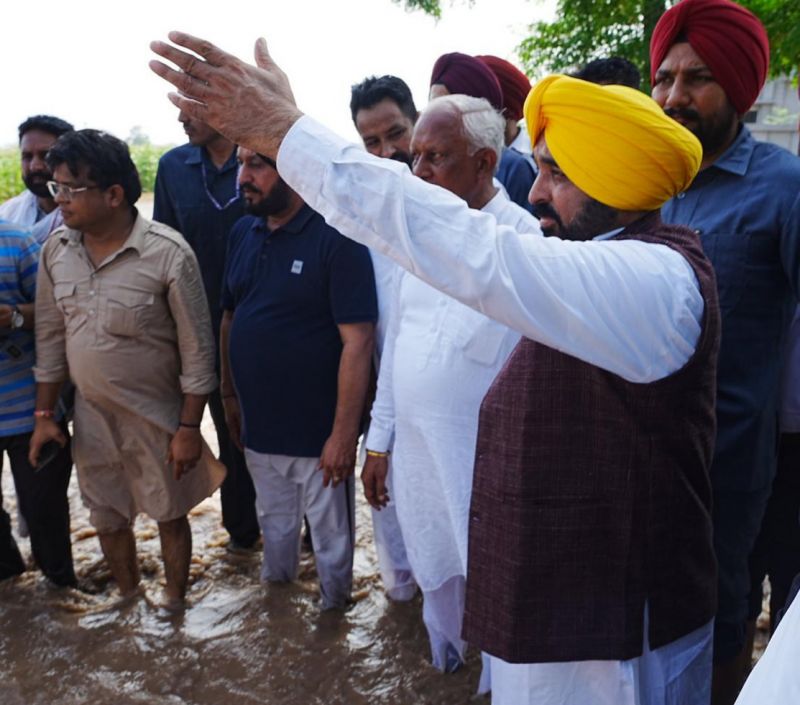 CM Bhagwant Mann Inspects flood affected areas adjacent to Ghaggar in Sangrur