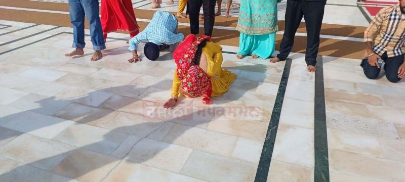 Actress Simrat Kaur Pays Obeisance at Golden Temple, Amritsar