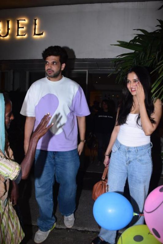 Karan Kundrra & Tejasswi Prakash Spotted on a Charming Dinner Date