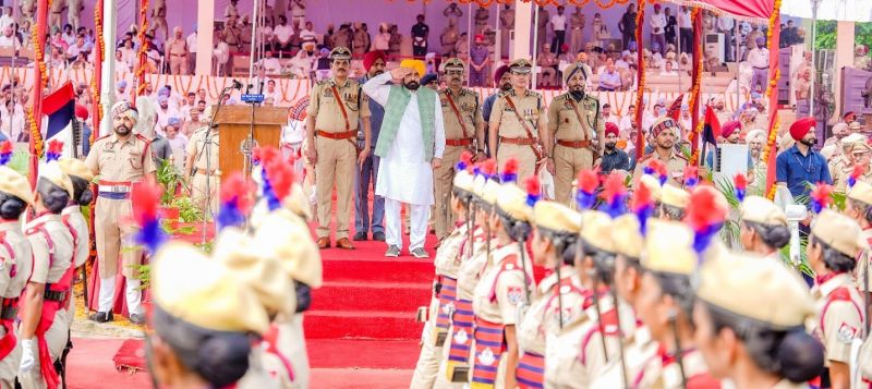 Punjab Chief Minister Bhagwant Mann Graces Passing Out Parade of 2999 Trained Constables, Spectacular Images Captured during the Event
