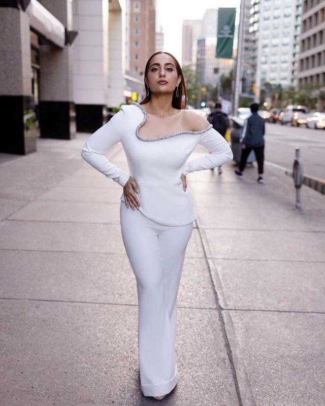 Shehnaaz Gill Strikes a Pose with the Girls Squad of 'Thank You For Coming' at TIFF 2023
