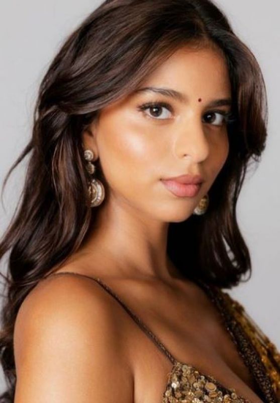 Suhana Khan Looks Drop-Dead Gorgeous in Saree