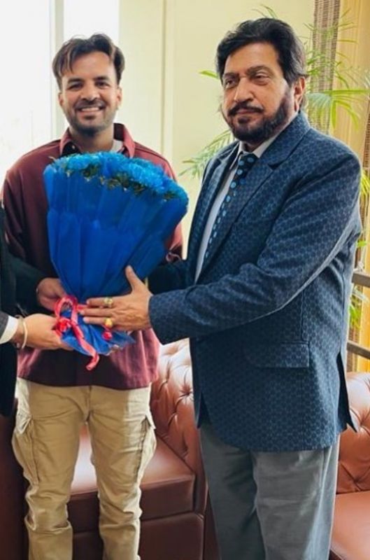 Final Farewell: Surinder Shinda's Last Rites Today, See His Fond Memories Shared with Punjabi Stars