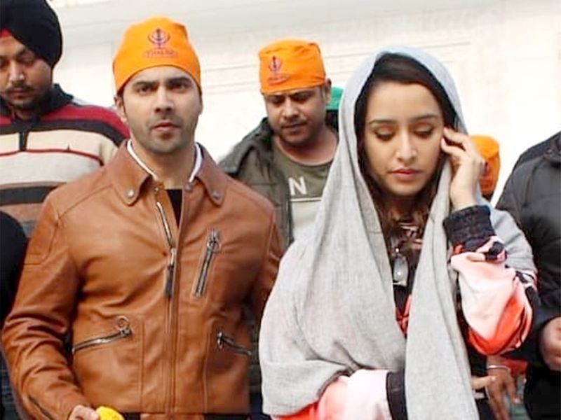Varun Dhawan Shraddha Kapoor In Gurudwara Bangla Sahib