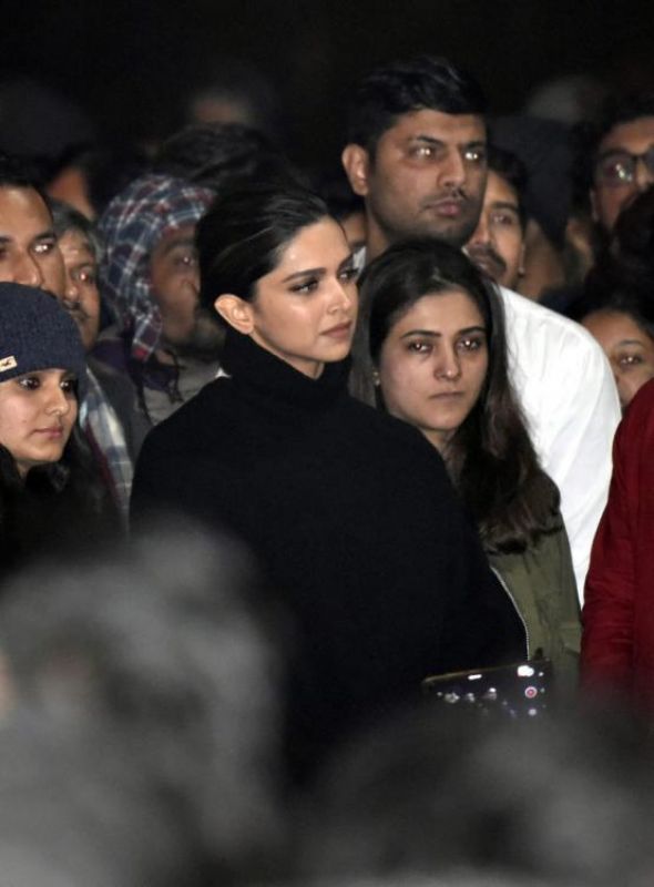 Deepika Padukone joins students at JNU during protest