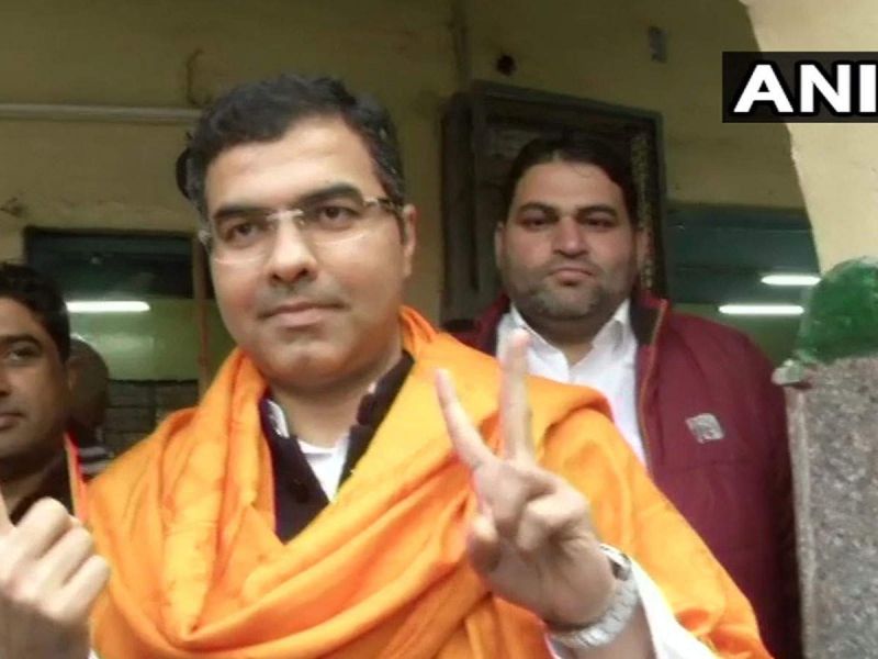 Many political leaders cast their vote