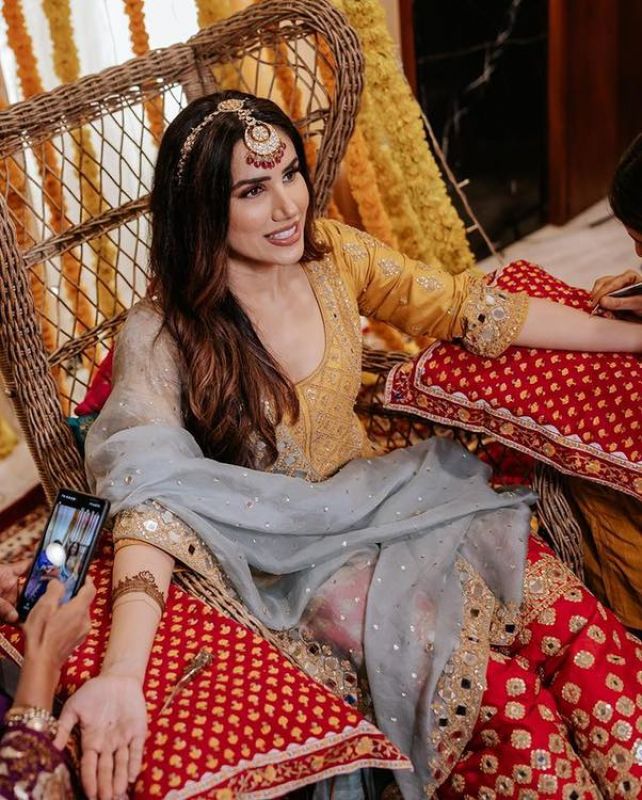Glimpses of Sonnalli Seygall's Mehendi Ceremony
