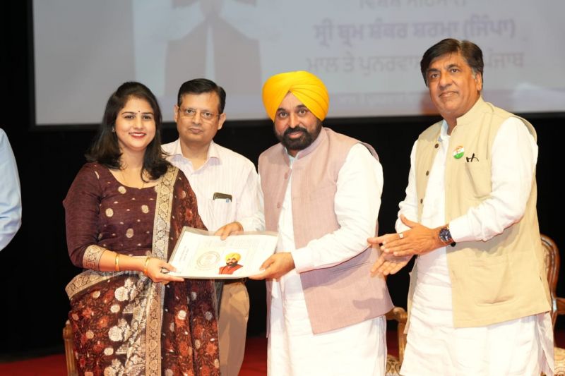 Punjab CM Bhagwant Mann handed over Job letters to 710 Newly-Appointed Patwaris. CM Mann said, "These Young Hands will work to build a Corruption-Free Society."
