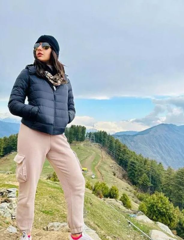 Check out Sara Ali Khan's Manali Tour Pictures Here 
