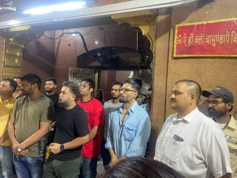 Bollywood Actor Suniel Shetty paid obeisance at Kali Mata Temple, Patiala 
