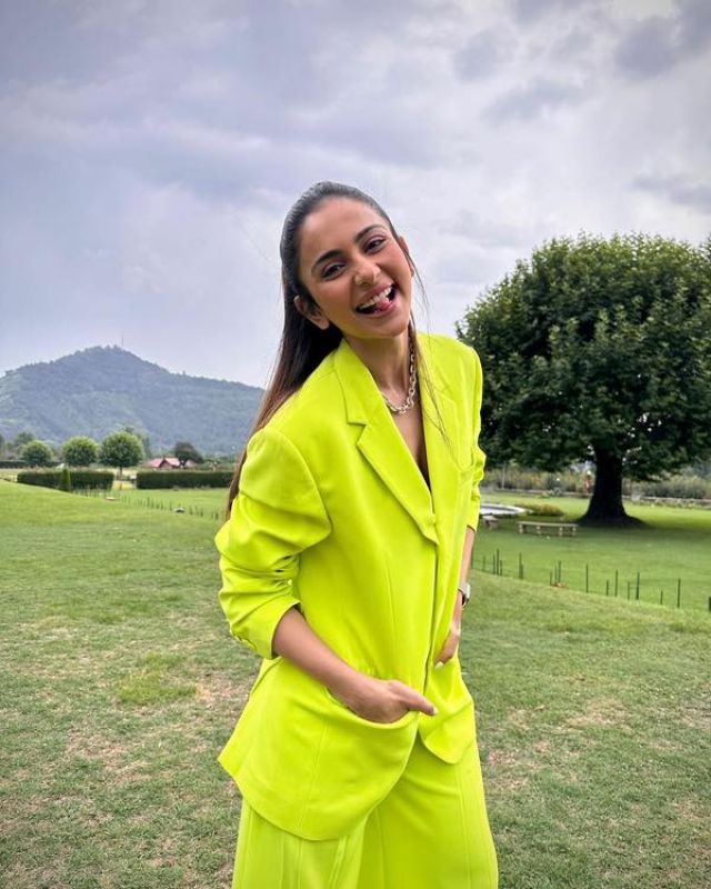 Chill & Thrill: Rakul Preet Singh's Rejuvenating Kashmir Sojourn