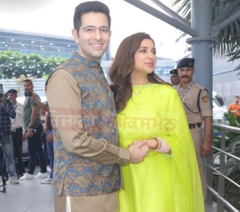 Newlyweds Parineeti Chopra & Raghav Chadha Arrive in Delhi After Marriage
