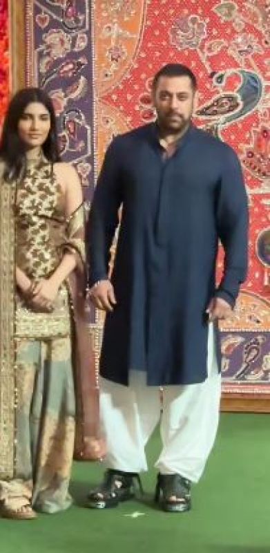 Bollywood Stars Grace the Grand Ganesh Chaturthi Celebration at Ambanis' Antilia