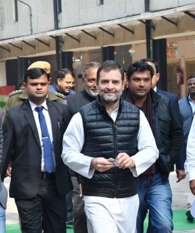 Many political leaders cast their vote