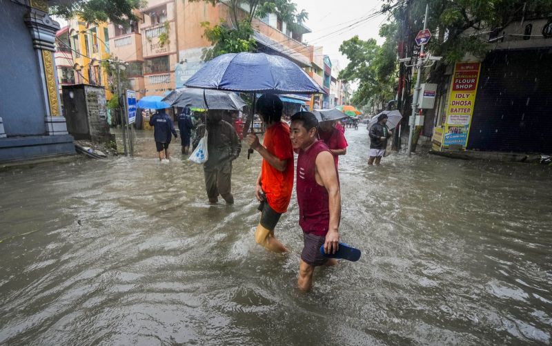 Cyclone 'Michaung' Unleashes Havoc in Chennai, Heavy Rains Disrupt Common Life