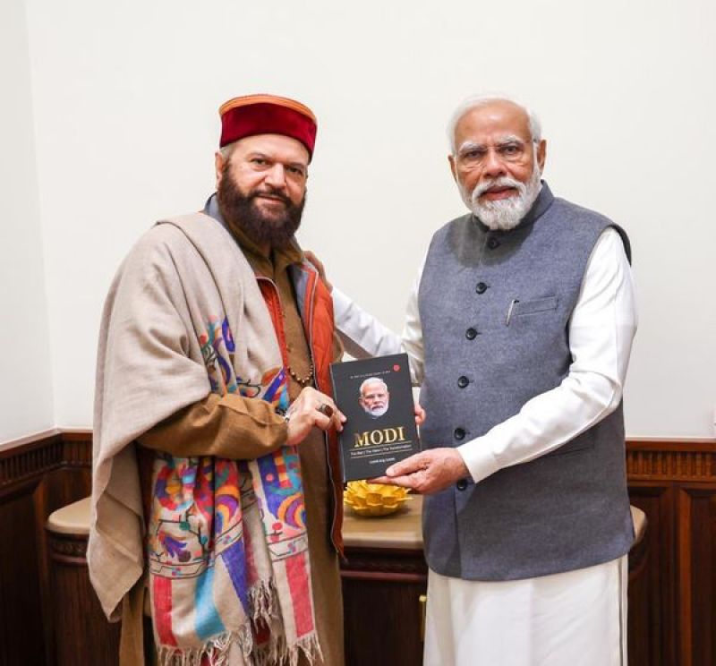 MP Hans Raj Hans Presents His Literary Work to Prime Minister Narendra Modi, See Pics
