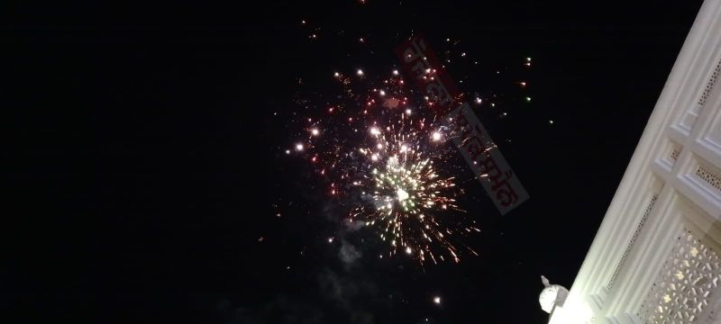 Deepmala & Fireworks Illuminate Sri Harmandir Sahib on Prakash Purab of Sri Guru Har Krishan Sahib Ji
