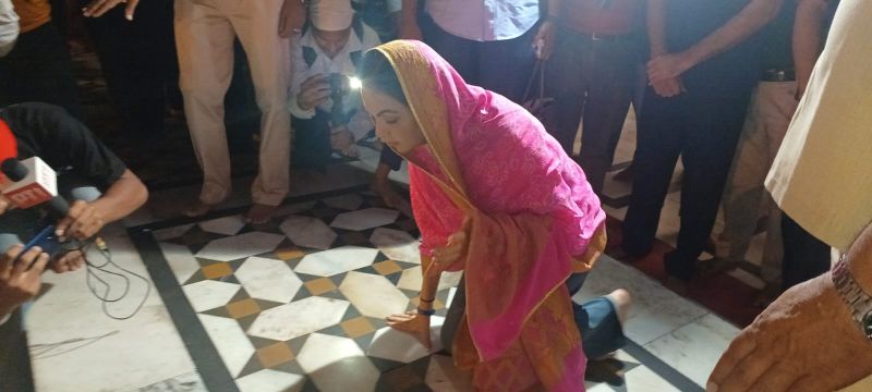 Nita Ambani Pays Obeisance at the Golden Temple, Amritsar in Punjab
