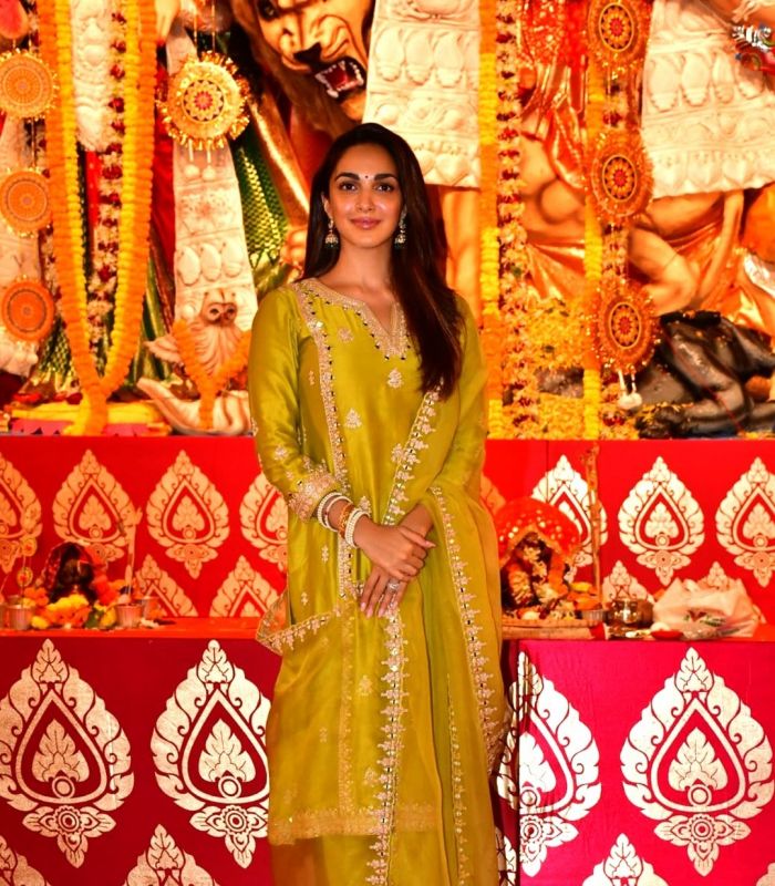 In Pics: Bollywood Stars Offer Reverence at Maa Durga Pandal on Special Occasion of Navratri 