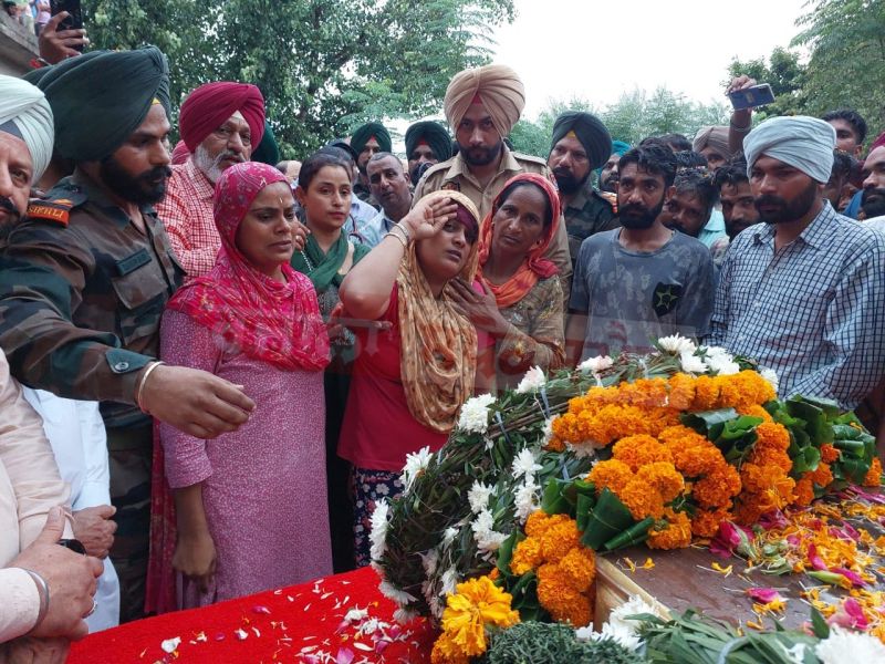 Anantnag Martyr Pardeep Singh cremated with full military honors at Balamgarh village, Patiala 