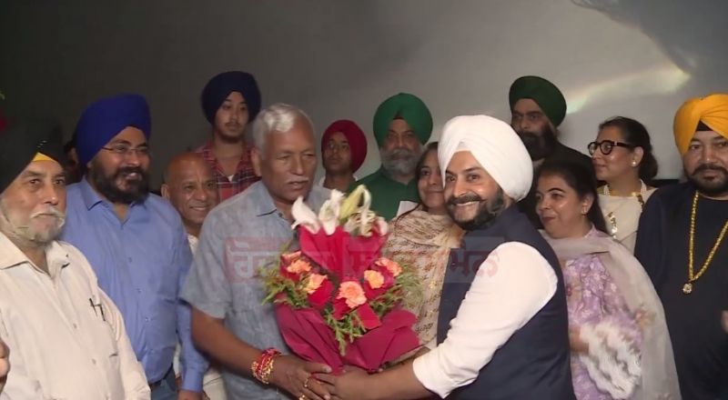 Delhi AAP Leaders Watched Tarsem Jassar's Movie 'Mastaney'