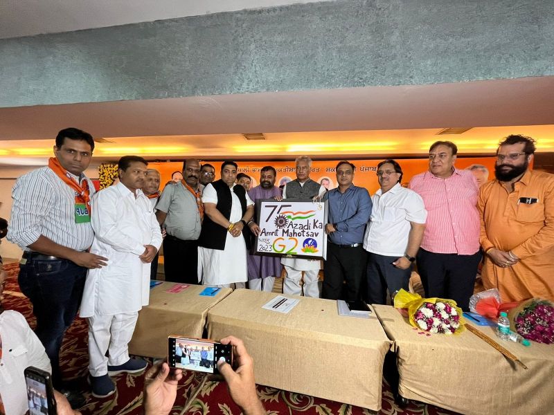 Punjab BJP Chief Sunil Jakhar Attends Meeting with Workers over Panchayat & Corporation Polls in Ludhiana 