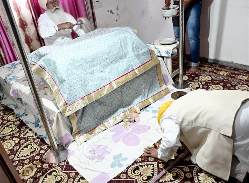 Punjab CM Bhagwant Mann Grants Rs 1 Crore Aid to Families of Anantnag Martyred Soldiers
