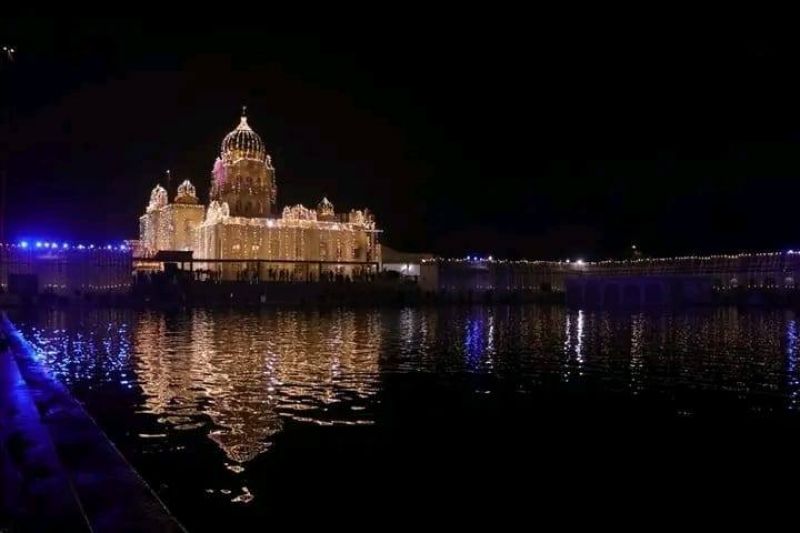 Gurdwara Bangla Sahib Shines with Splendor for Prakash Purab Celebration of Sri Guru Har Krishan Sahib Ji
