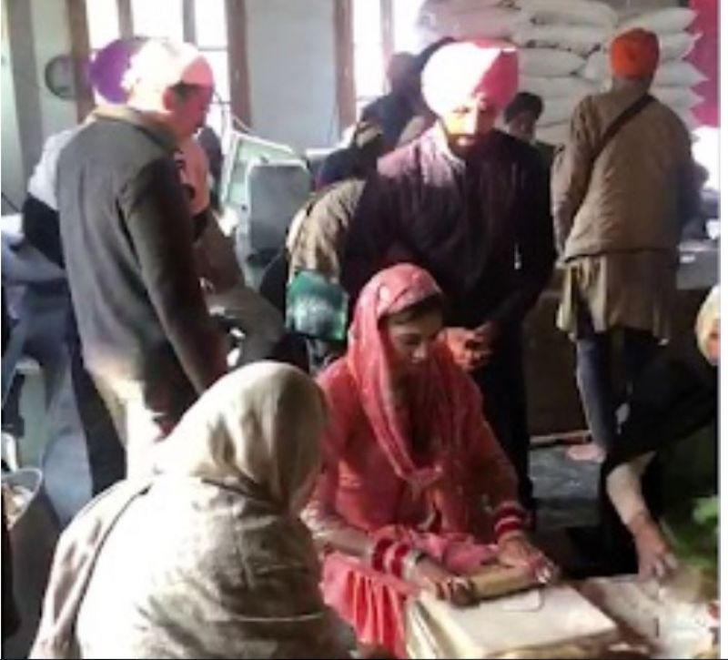 Gurdas Maan's son and daughter-in-law bowed in Sri Harimandir
