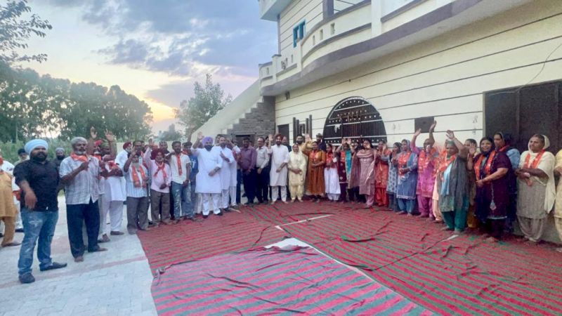 Jalandhar Lok Sabha by-polls: Sarpanch & Panch belonging to different parties joins BJP in presence of BJP State Secretary Parminder Singh Brar 
