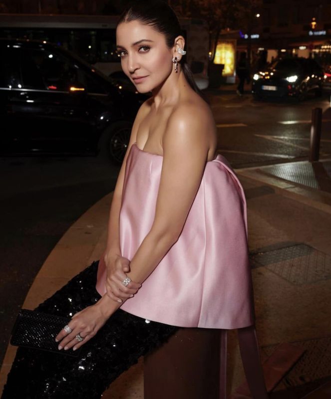 Bollywood Actress Anushka Sharma Exhibits Sizzling look at Cannes Film Festival
