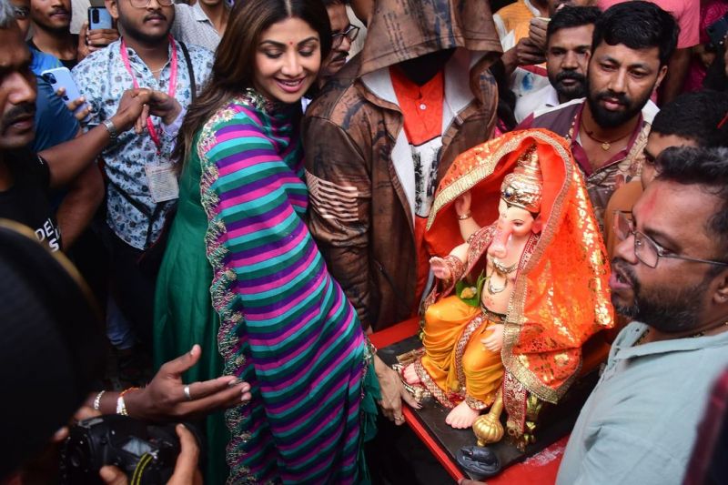 Ganesh Chaturthi 2023: Shilpa Shetty & Raj Kundra Brings Ganpati Bappa Home