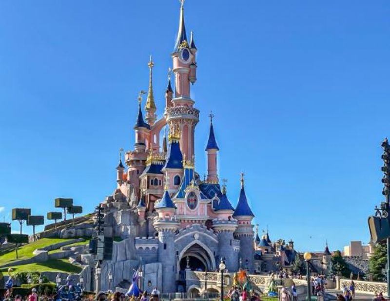 Disneyland: Colourful, cheerful Amusement Park 
