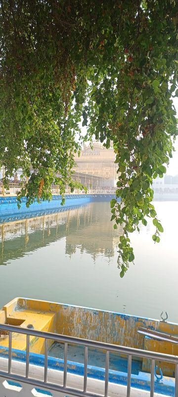 Pics: Historical Dukh Bhanjani Beri at Golden Temple 