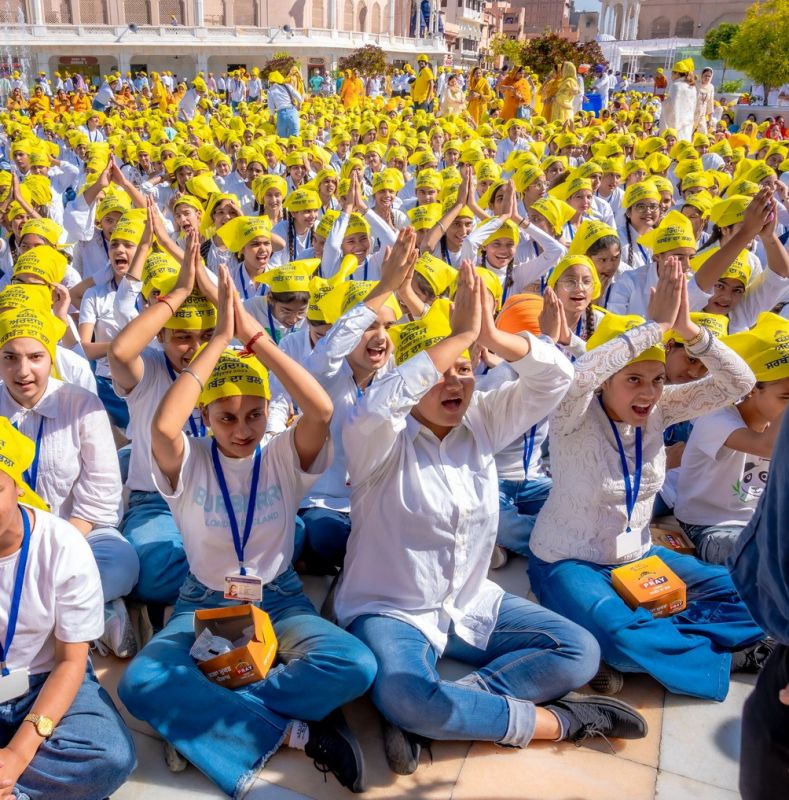 CM Bhagwant Mann offer prayers at Golden Temple for Drug-Free Punjab; Around 40,000 Kids Joined 