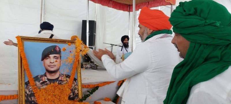 Farmer Leader Rakesh Tikait Expresses Condolences to Kin of Anantnag Martyr Colonel Manpreet Singh