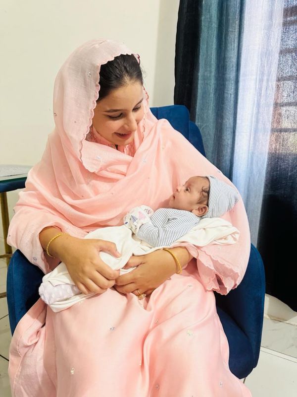Punjab CM Bhagwant Mann's wife Gurpreet Kaur and Sister Manpreet kaur reached the residence of MLA Amolak Singh, Extends Congratulations on the birth of a daughter 
