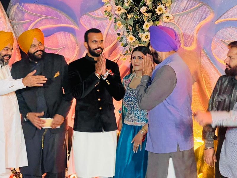 Punjabi Singer Ranjit Bawa & BJP leader Rana Gurmit Singh Sodhi Attends Wedding of MP Gurjeet Aujla's Daughter