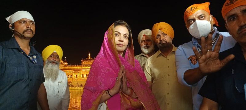 Nita Ambani Pays Obeisance at the Golden Temple, Amritsar in Punjab
