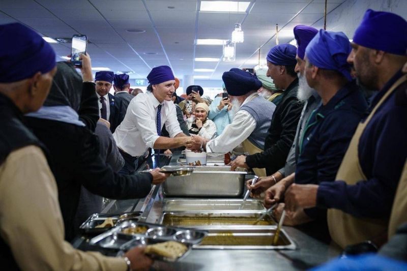 Canadian PM Justin Trudeau Paid obeisance at Khalsa Diwan Society Vancouver on Vaisakhi, He extended congratulations to the sangat on the special occasion
