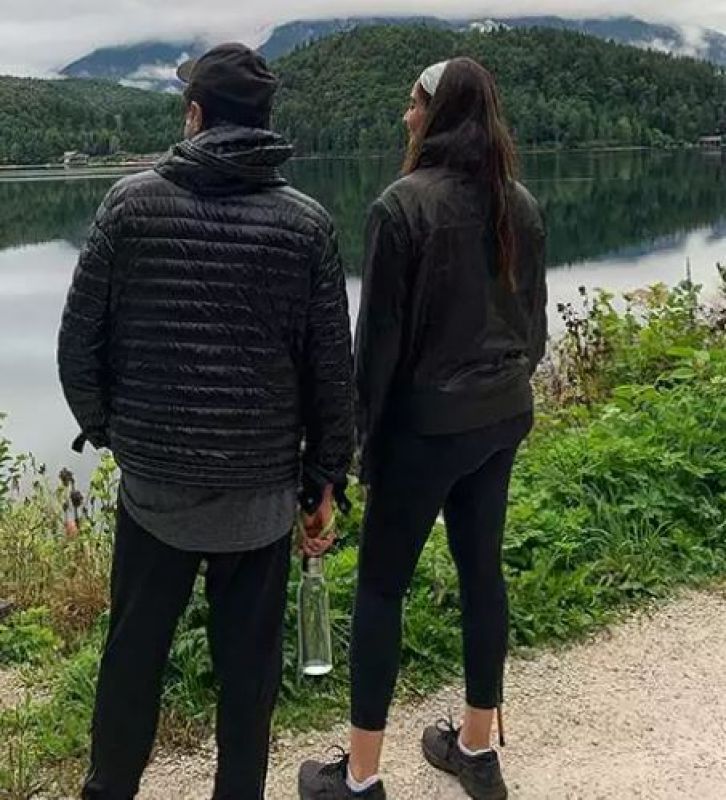 Anil Kapoor & Sunita Kapoor Poses together in Snow
