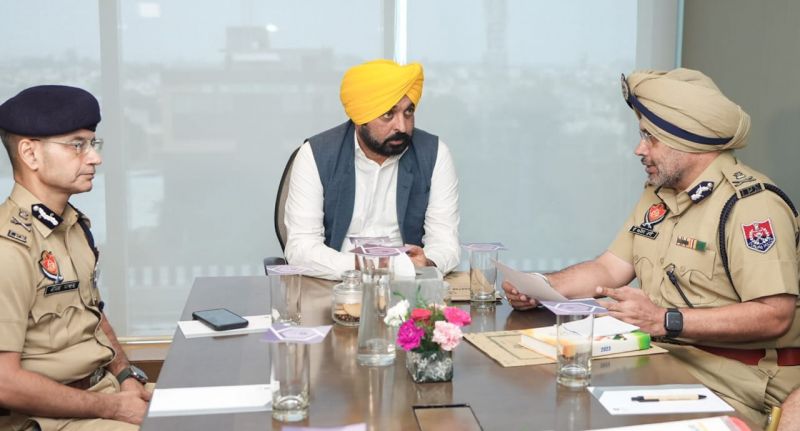 CM Mann Meets Top Police Officers, Announces 'Road Safety Force' to Tackle Road Accidents