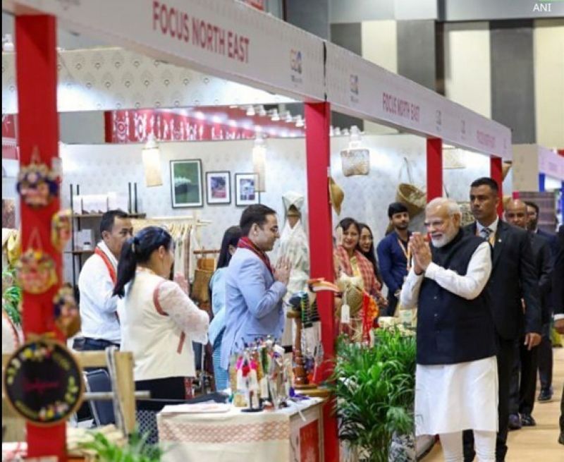 G-20 Summit: PM Modi Visits Stalls Exhibiting Handicrafts from Various States in 'Crafts Bazaar' at Bharat Mandapam
