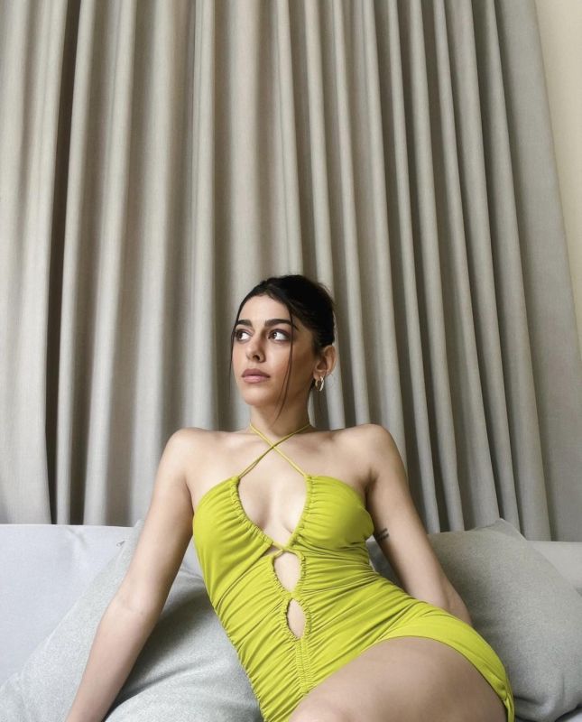 Alaya F Looks Stunning in the latest Selfies
