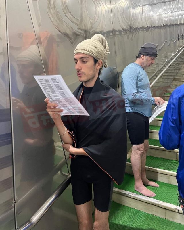 Foreign Devotees Recite Japji Sahib at Gurdwara Baoli Sahib Goindwal