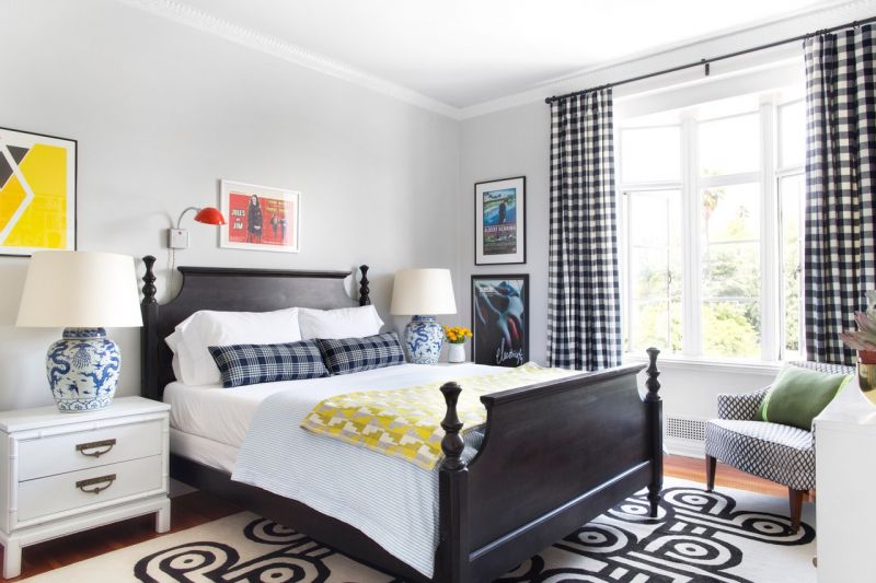 Give attractive look to small bedroom