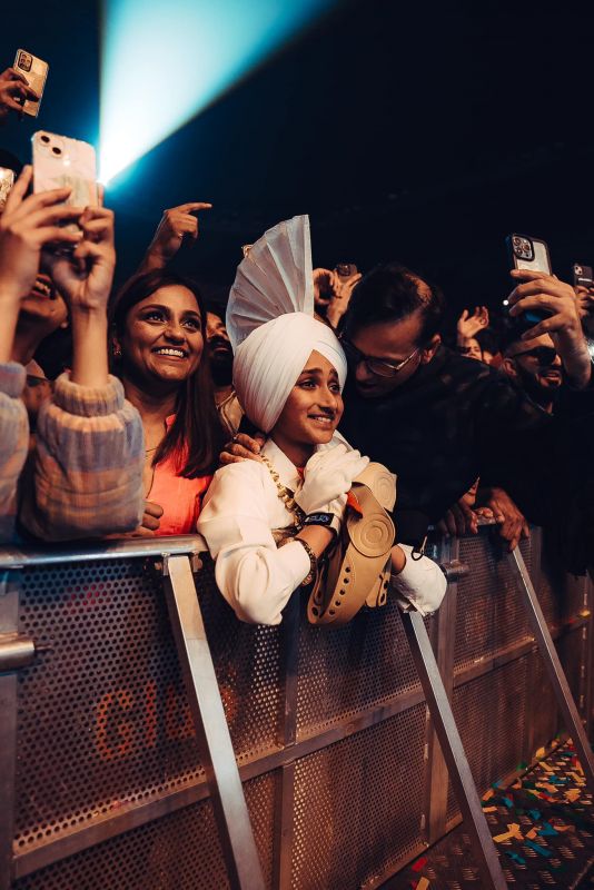 Diljit Dosanjh Mesmerizes Melbourne Audience, Winning Hearts with Outstanding Performance