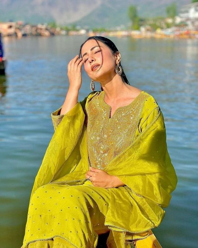 Hina Khan's Sun Kissed Glimpses 