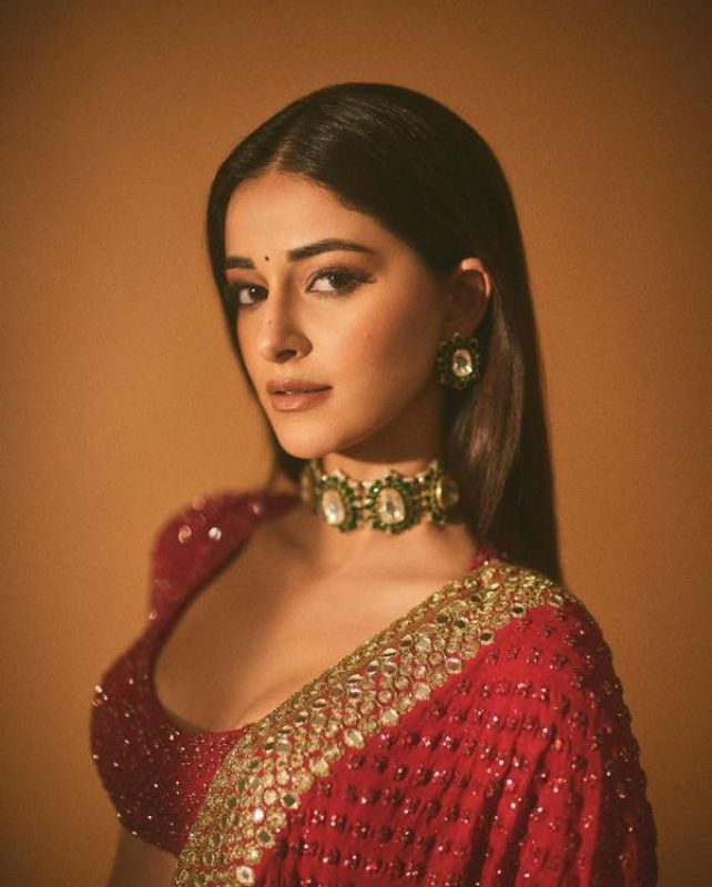 Ananya Pandey Stuns in Saree, Radiating Elegance & Glamour in Latest Look
